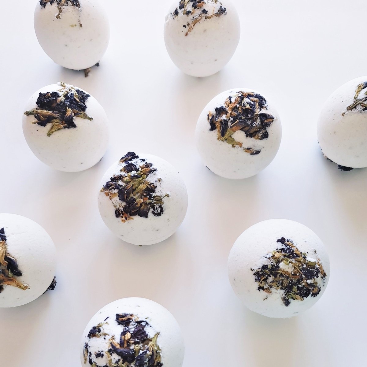 Butterfly Pea & Peppermint Bath Bomb - Lily and Bird